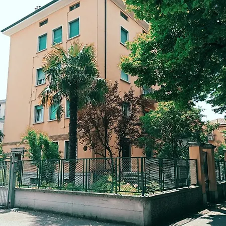 Casa Dei Tigli * Verona